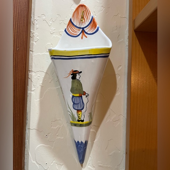 Vintage Quimper Handpainted Hanging Flower Vase - Picture 1 of 5